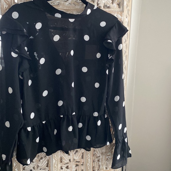 Free generation LA ruffled black polka dot blouse. Size large - Picture 2 of 4